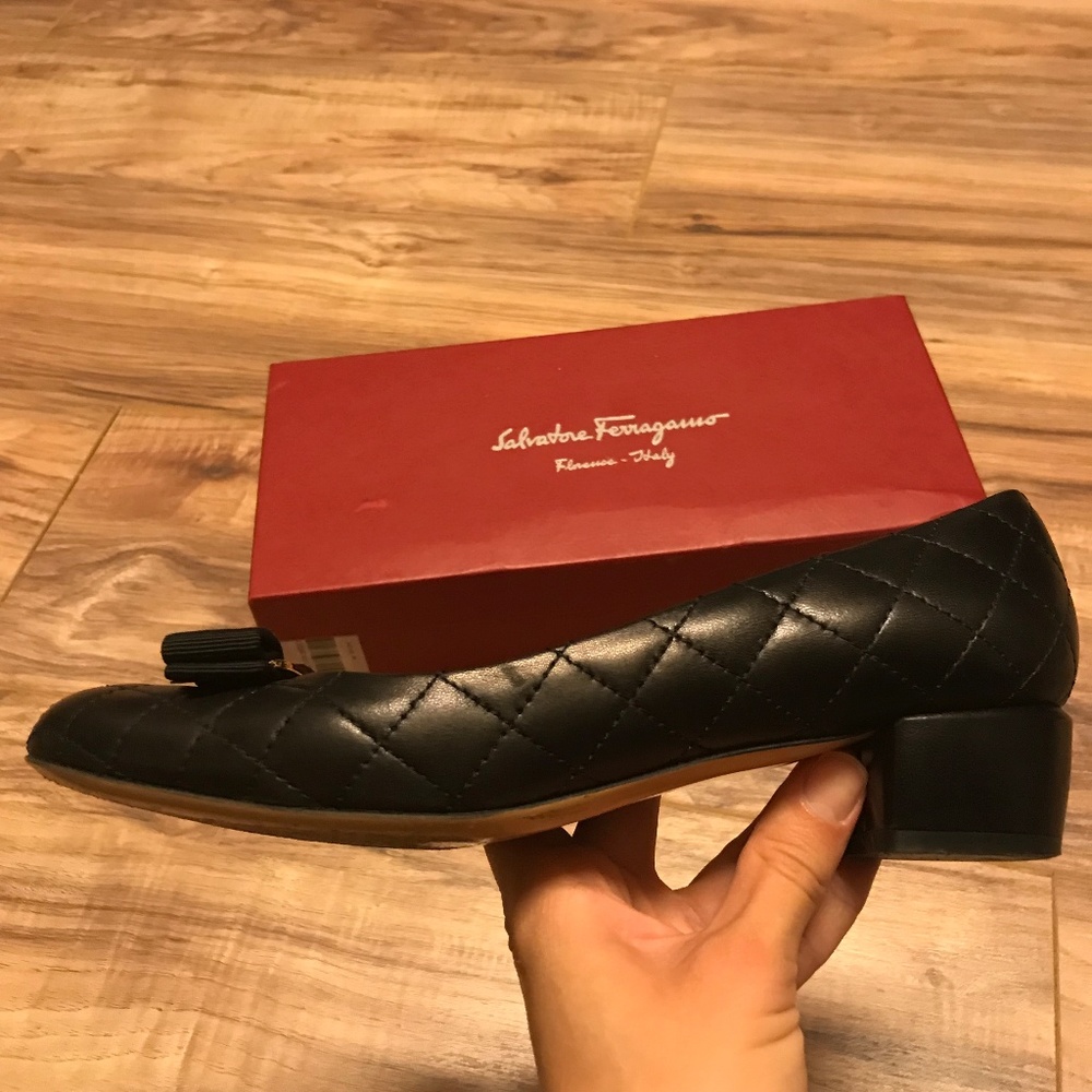 SALVATORE FERRAGAMO Vara bow Q Pump size 7,5 - Picture 6 of 8